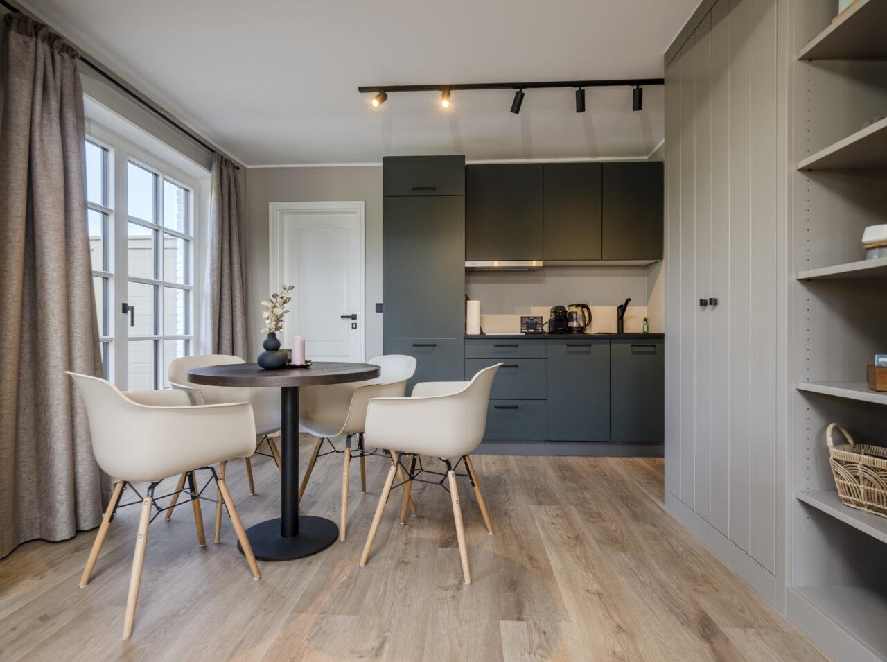 Dining area with kitchenette - Hotel Duene Residence 21
