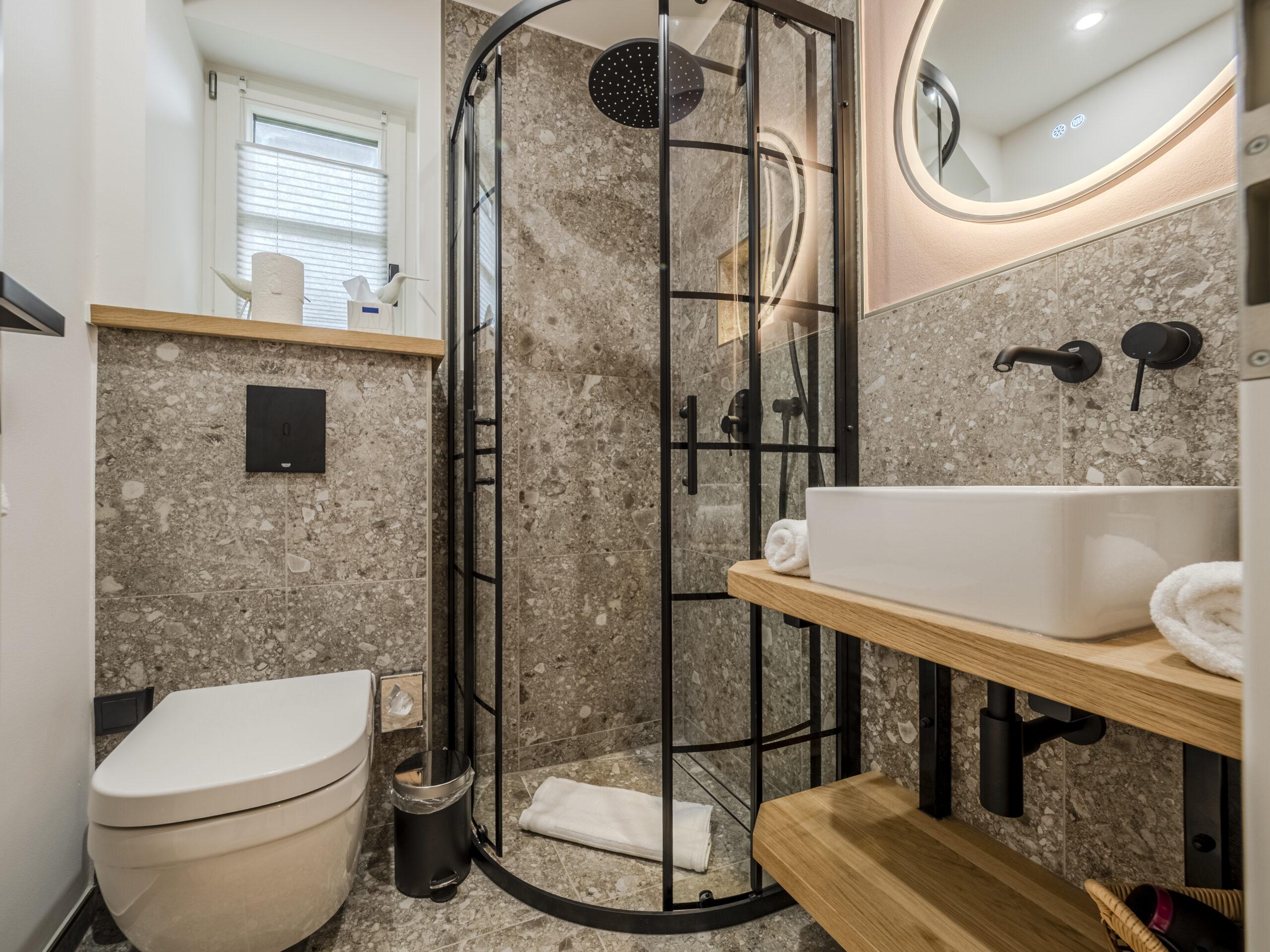 Bathroom with big shower - Hotel Duene Residence 22