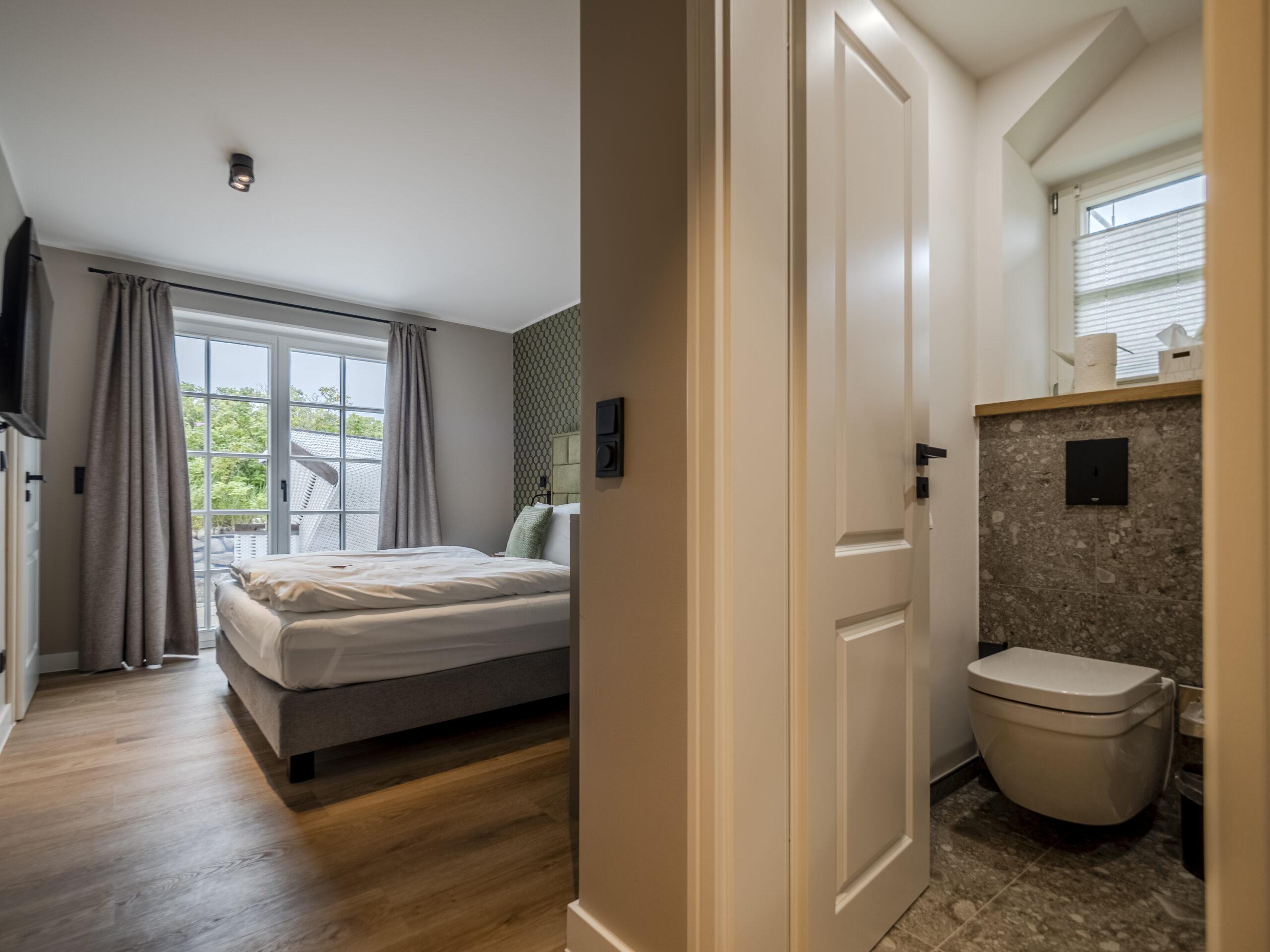 Bathroom and Bedroom - Hotel Duene Residence 22