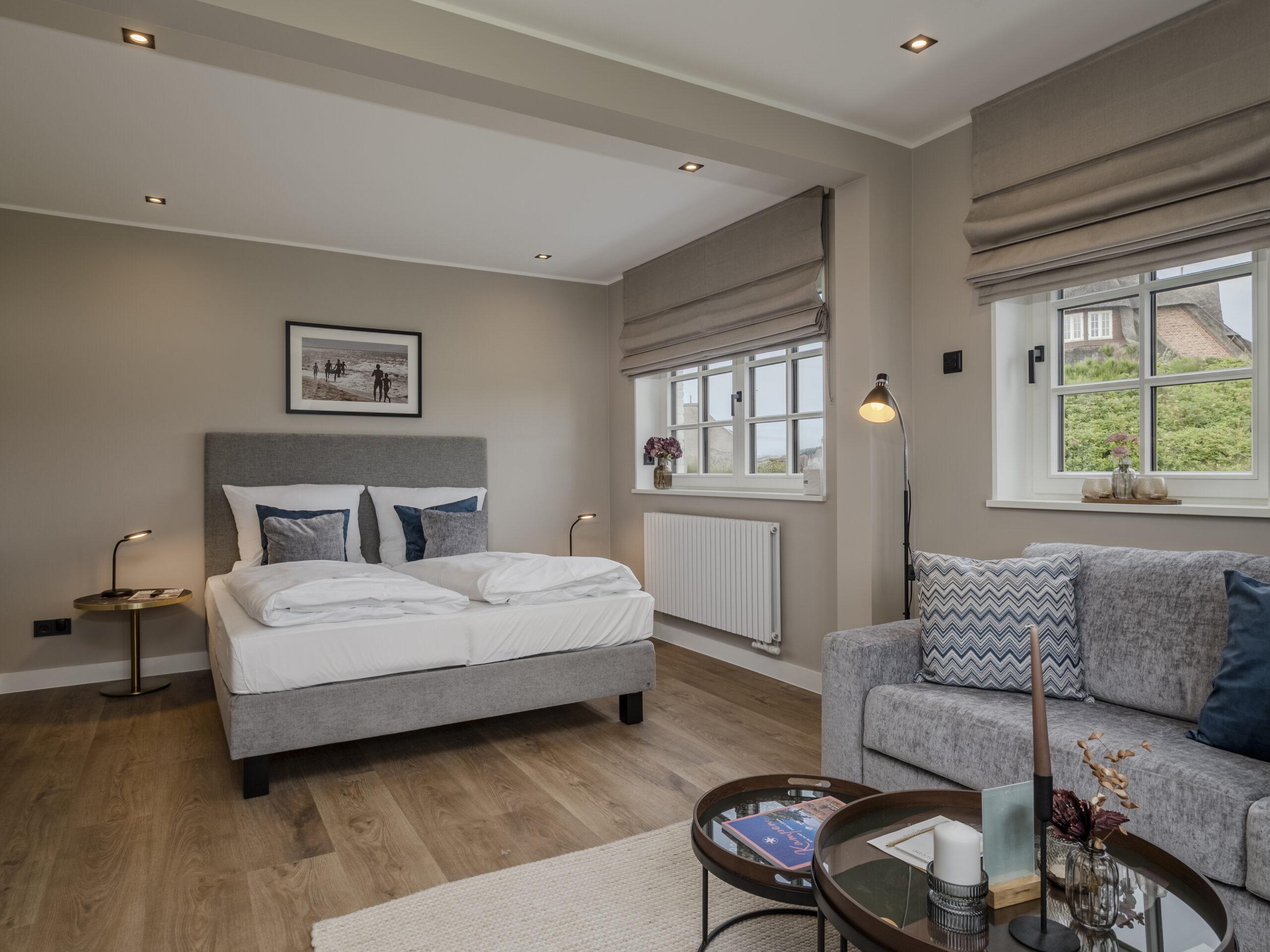 Wohnzimmer mit Blick in das Schlafzimmer - Hotel Duene Residence 27