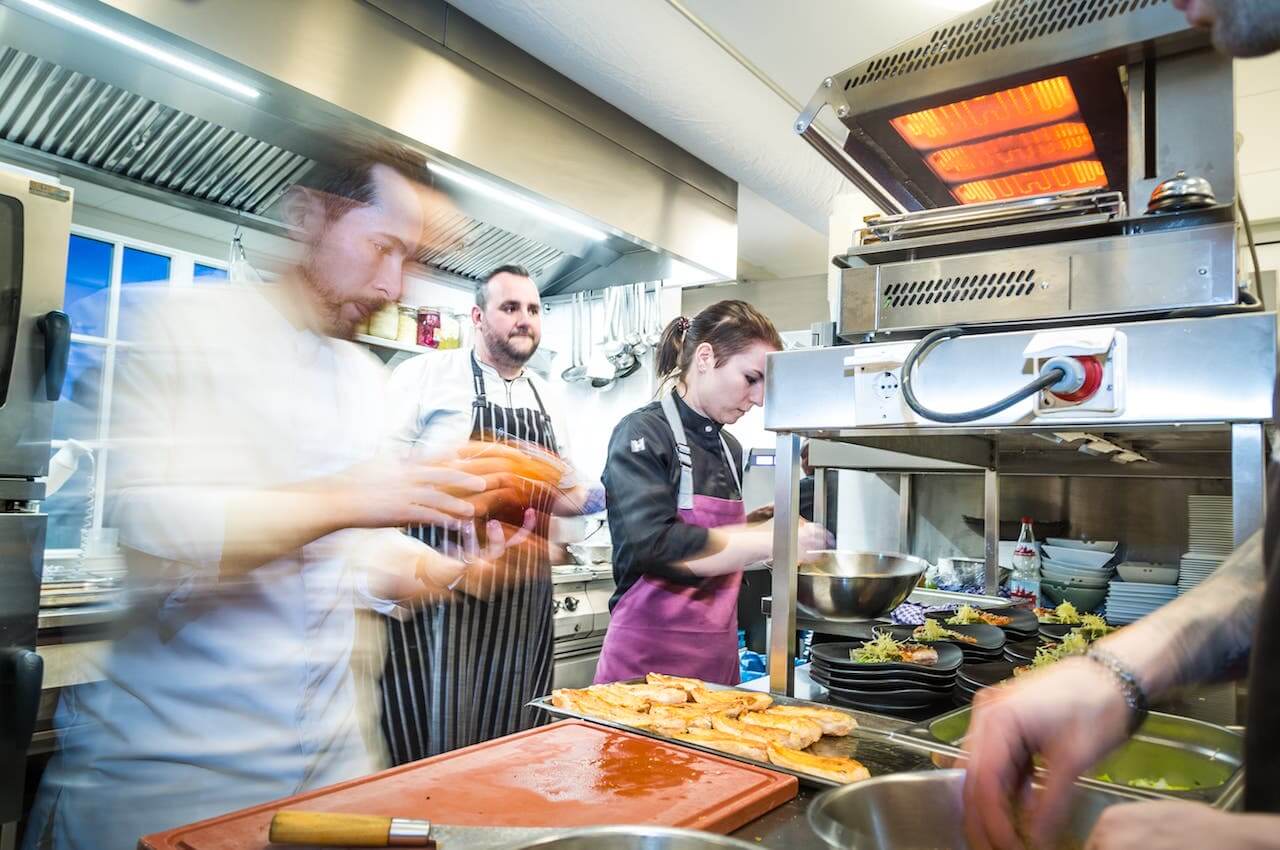 Chefkoch Tobias Evers vom Coast Restaurant in Rantum in der Küche beim Gourmet Festival 2019