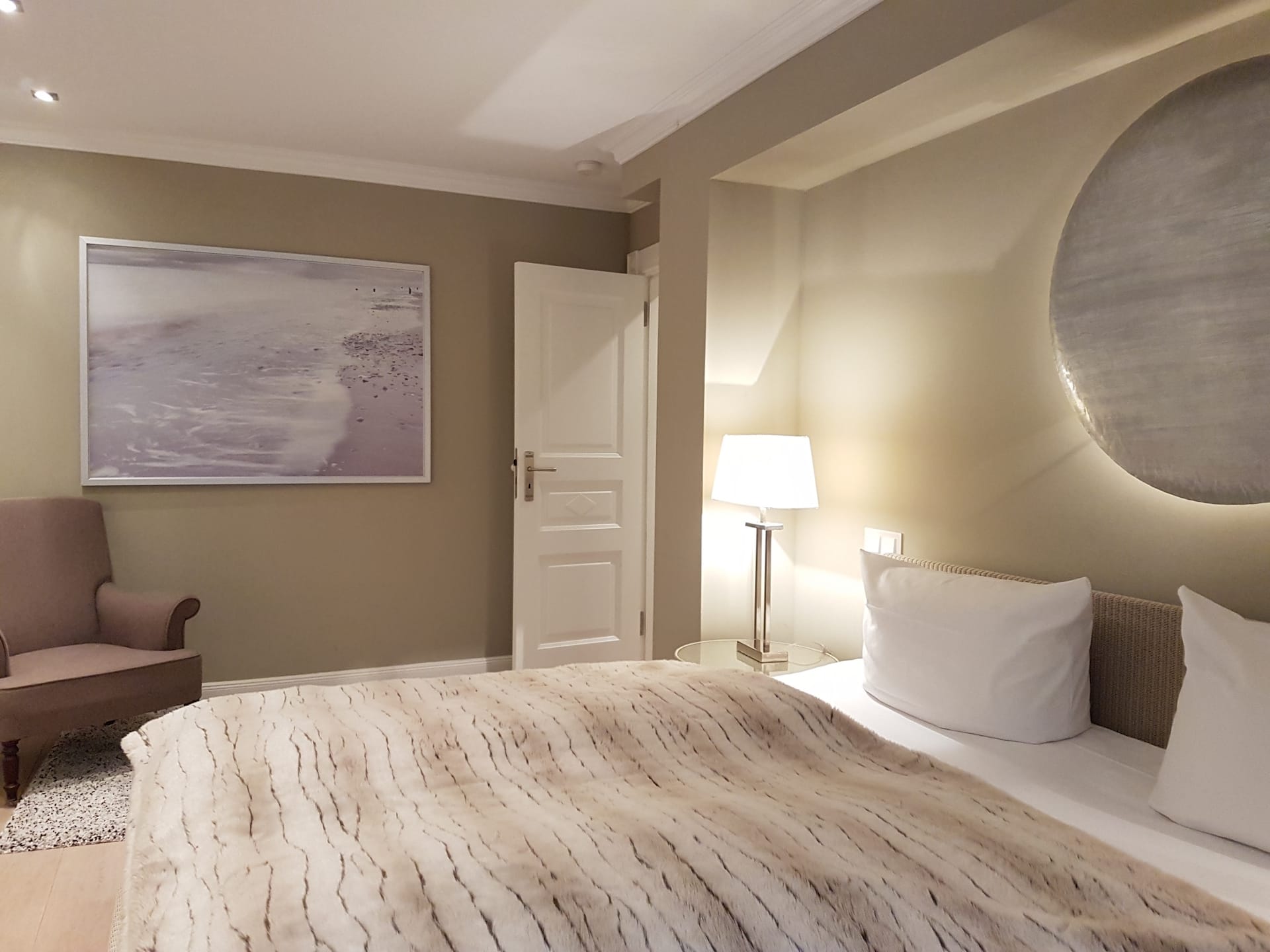 Schlafzimmer mit Doppelbett im "Appartement Sonnenhügel 1", Ferienwohnung für 4 Personen in Rantum auf Sylt