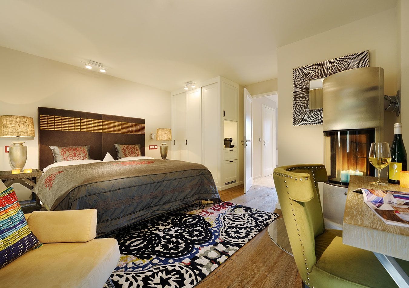 großes doppelbett im hotel duene suite 7 luxuriöse suite auf sylt rantum