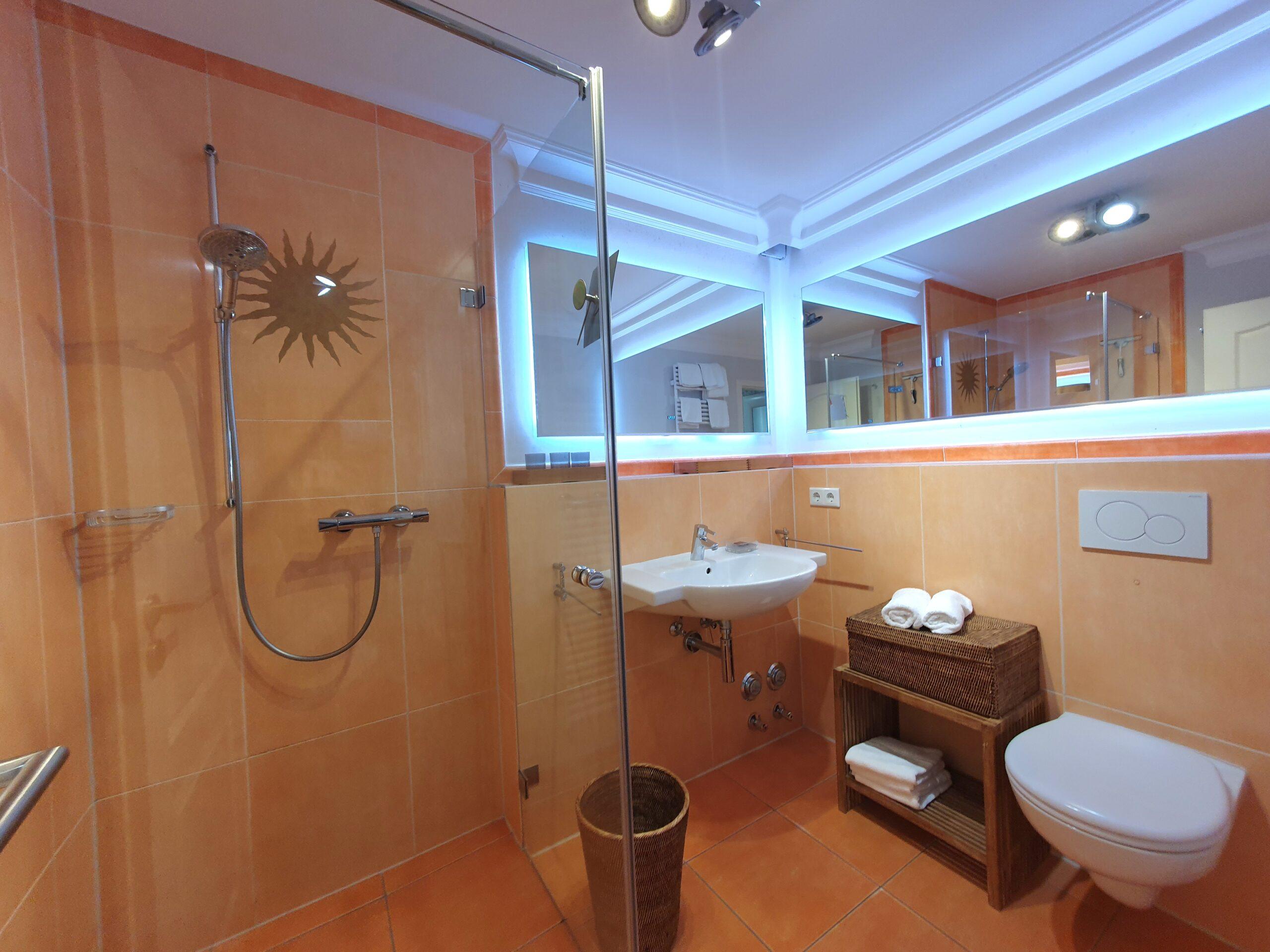 Hotel Duene Landhaus Dünetal 2 Bathroom