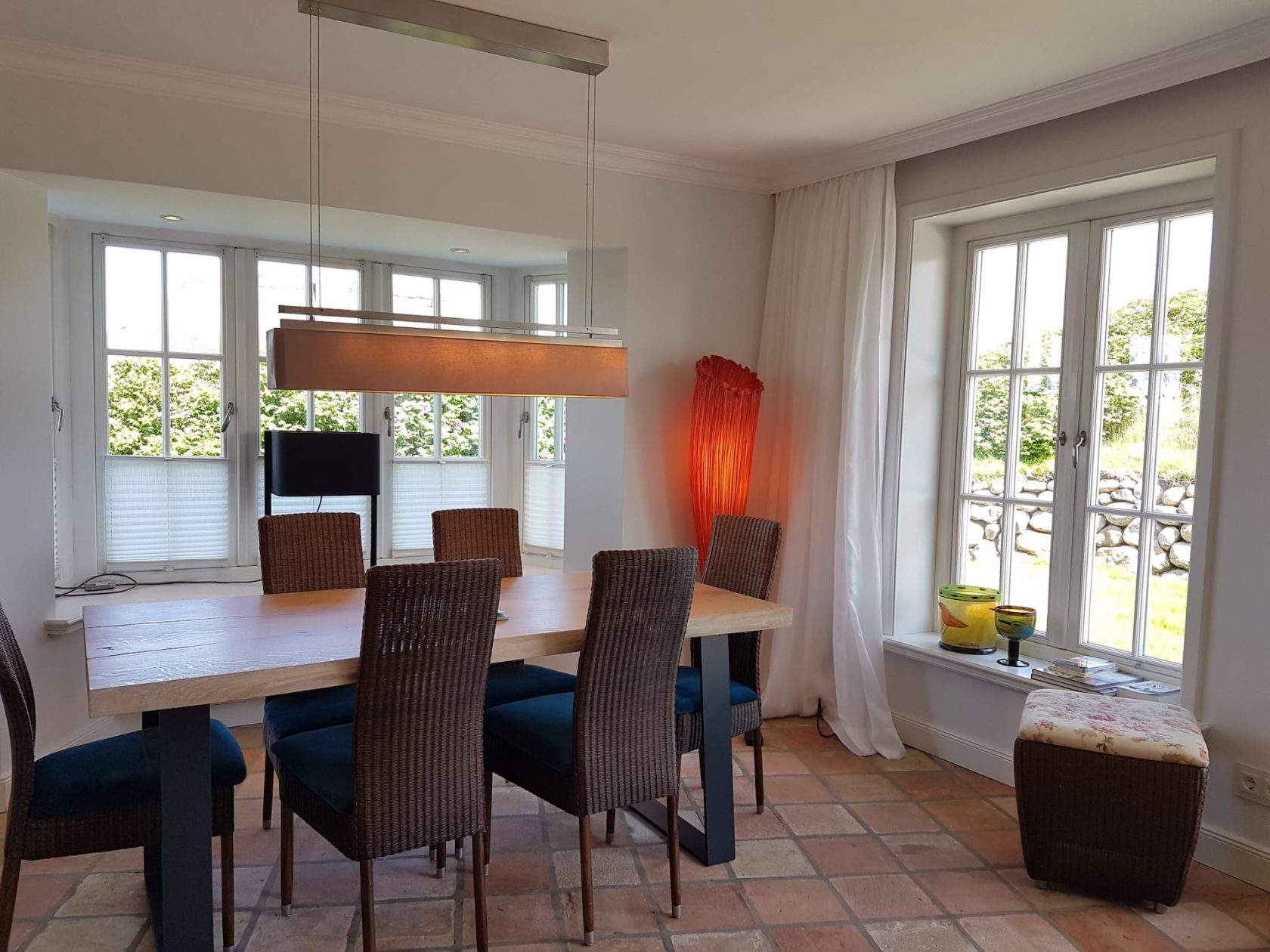 Esszimmer mit Esstisch für 6 Personen im Ferienhaus "Haus zwischen den Meeren" in Rantum auf Sylt