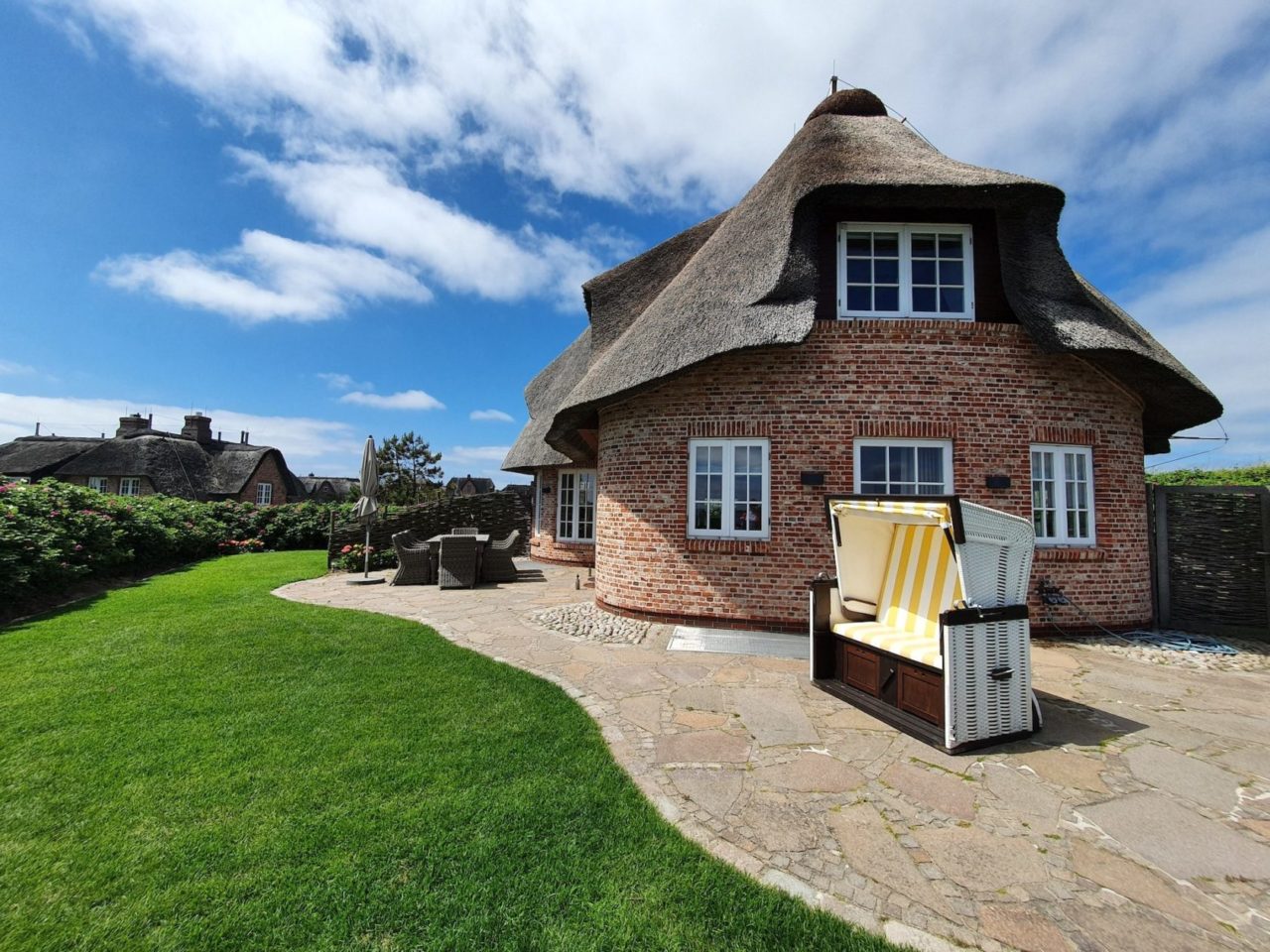 Aussenansicht ferienhaus rantum royal auf sylt in rantum