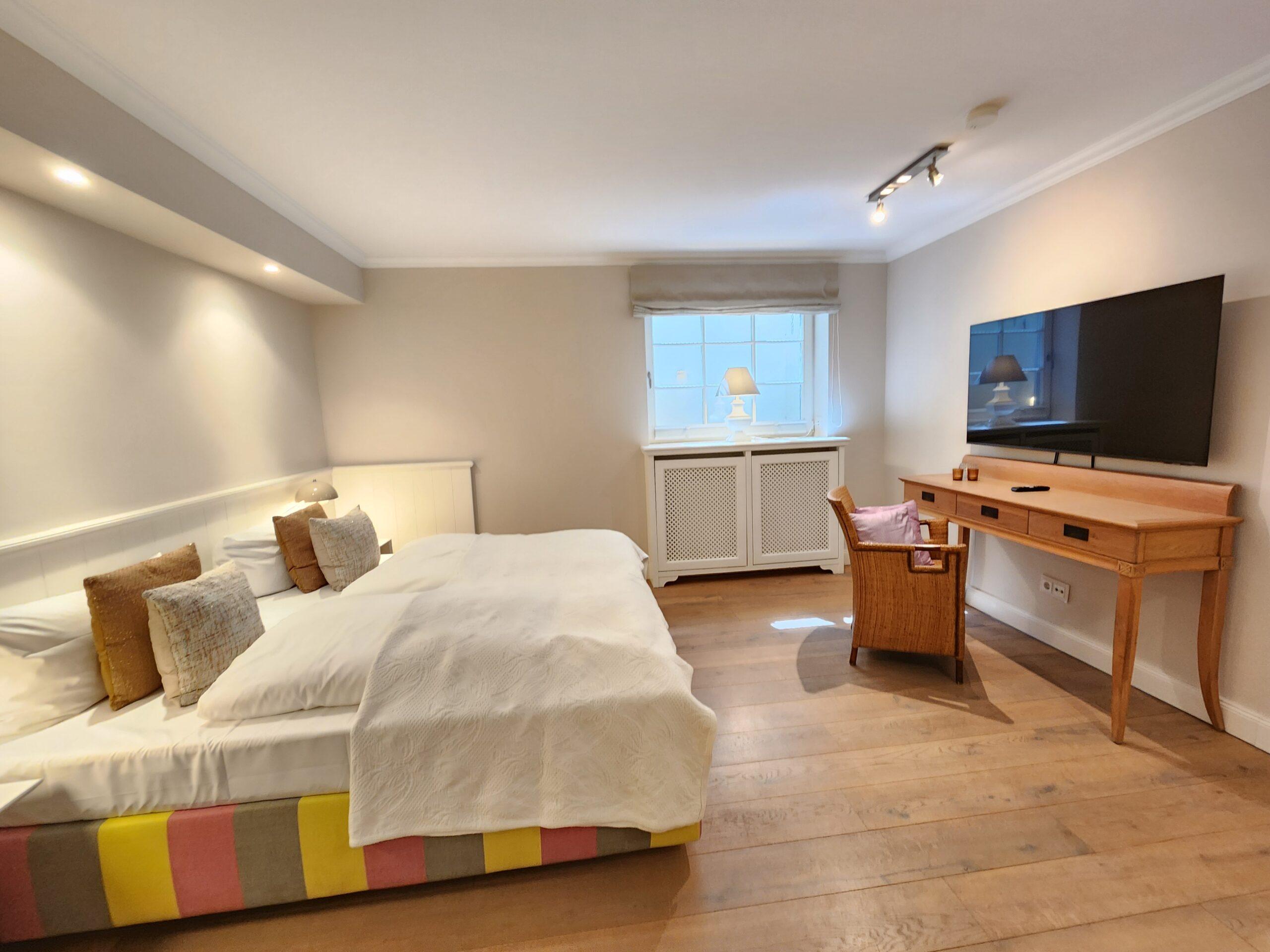 Hotel Duene Apartment Waashues Schlafzimmer im OG